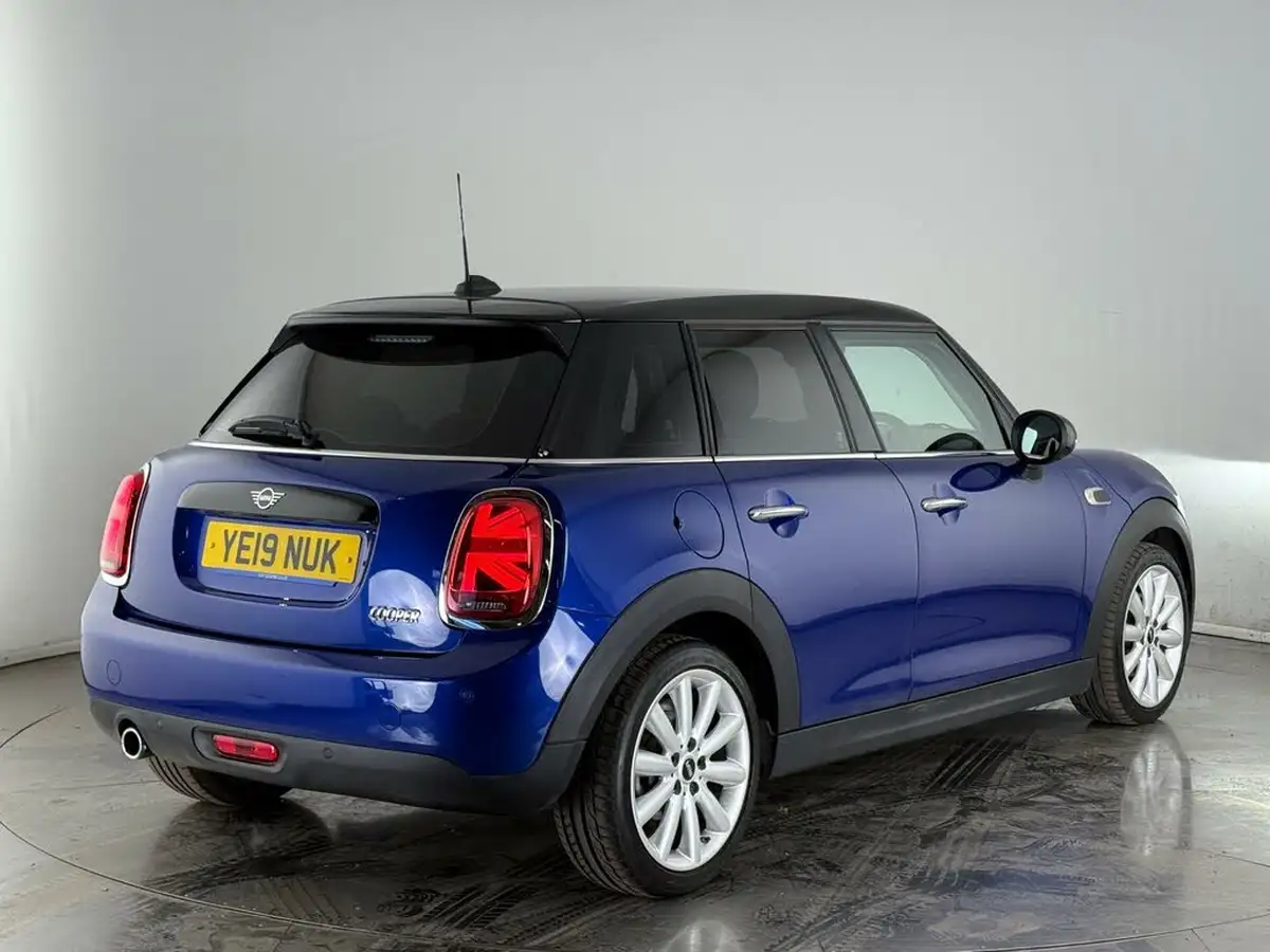 2019-mini-cooper-15-cooper-classic-hatchback-5d-auto-big-4