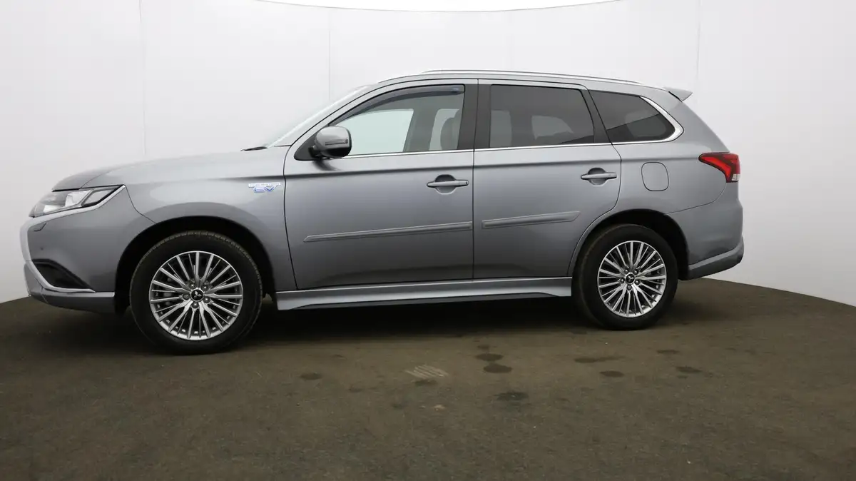 2021-mitsubishi-outlander-24-dynamic-phev-big-33