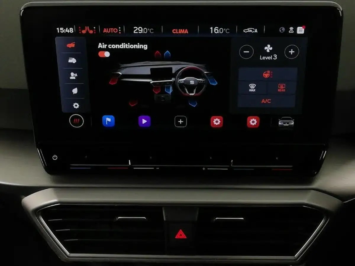 2023-seat-leon-10-etsi-evo-fr-sport-hatchback-big-16