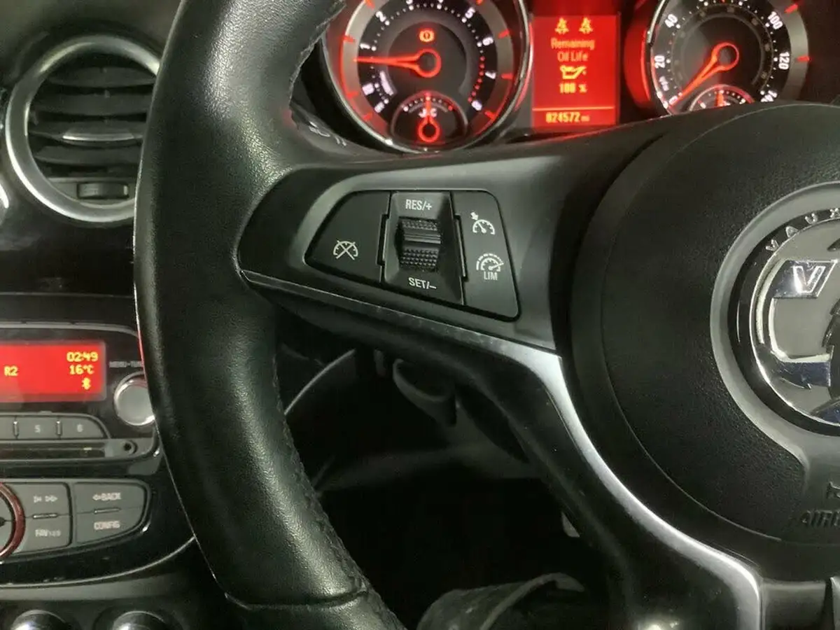 2013-vauxhall-adam-14-glam-100ps-ecoflex-ss-big-17