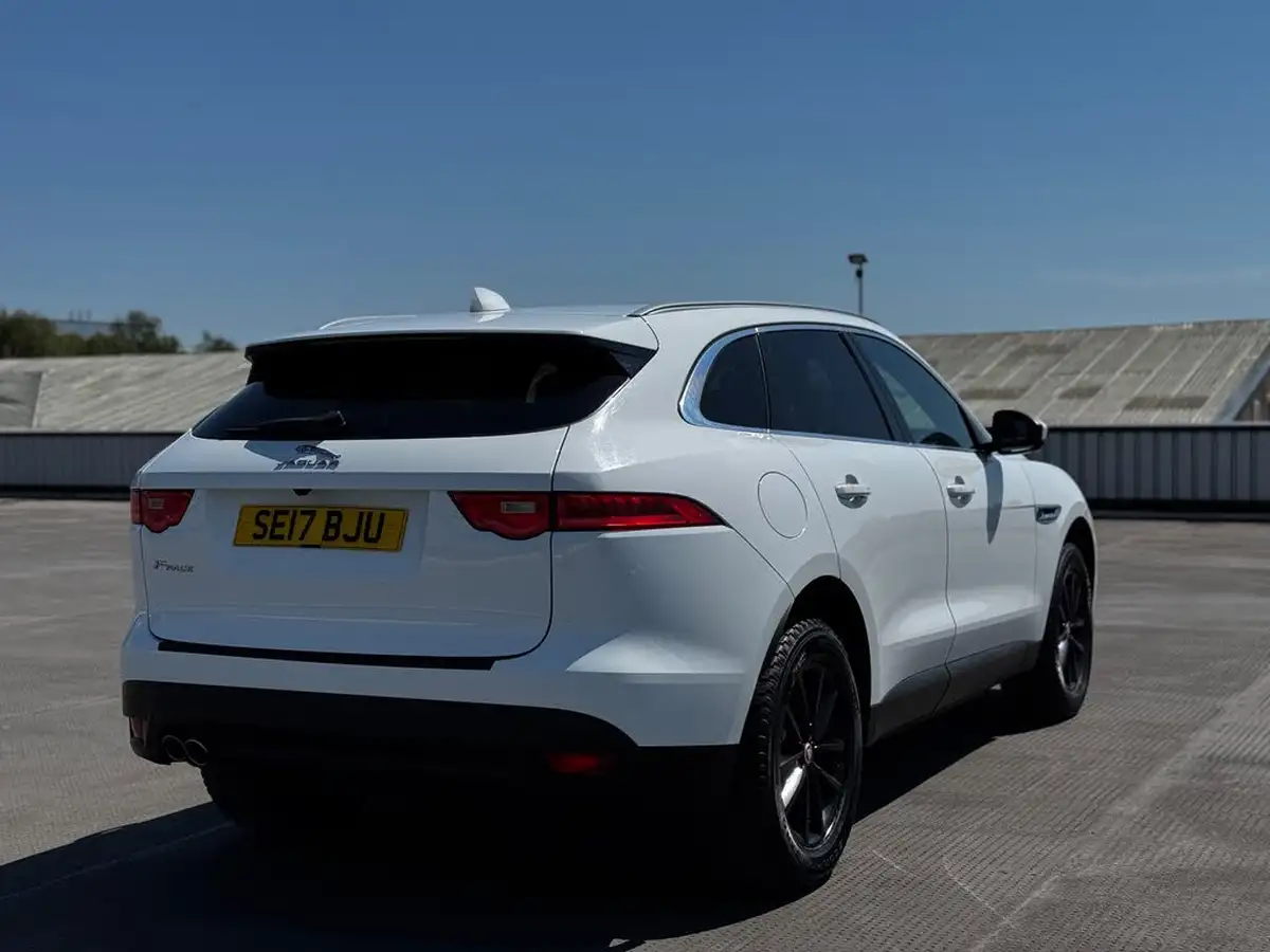 2017-jaguar-f-pace-20-i4d-prestige-180ps-awd-auto-big-6