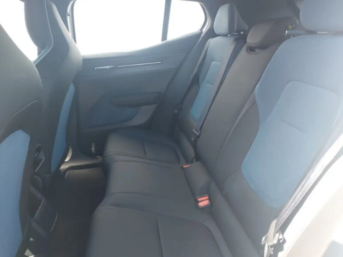 2024-volvo-ex30-e-twin-plus-big-5