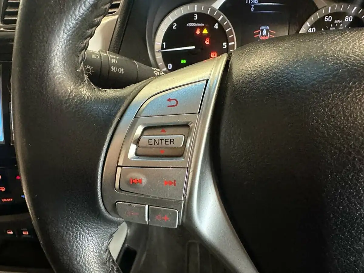 2016-nissan-np300-navara-23dci-tekna-big-19
