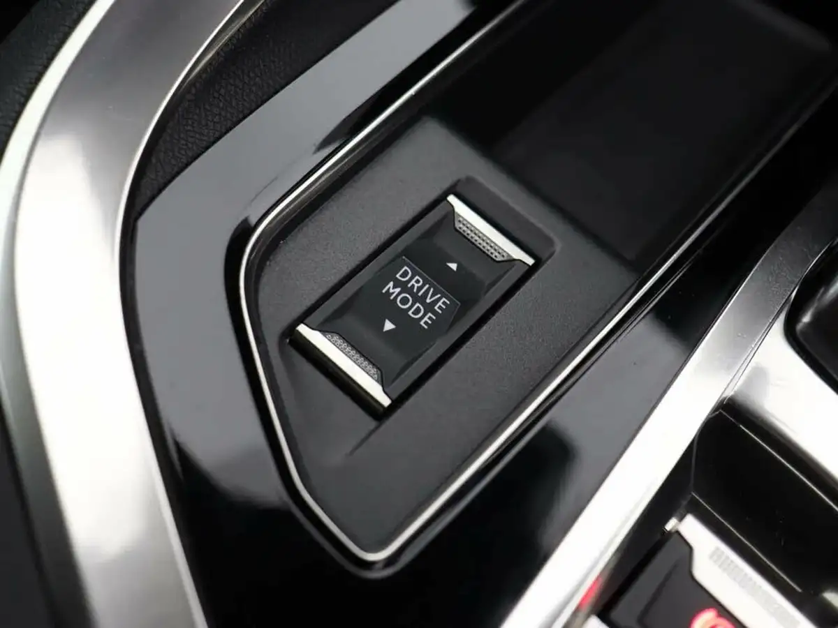 2022-peugeot-3008-suv-12-puretech-gt-eat8-big-40