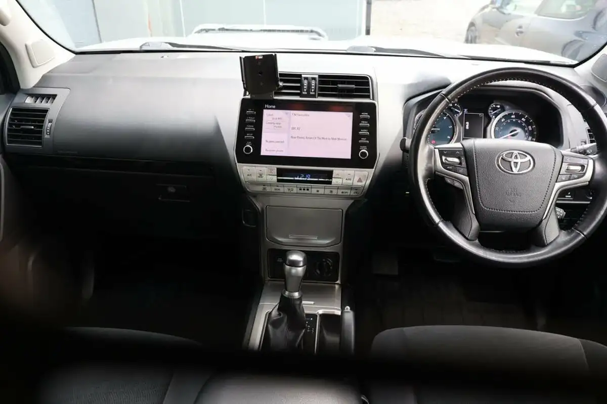 2022-toyota-land-cruiser-28d-4d-active-commercial-lwb-5-big-9