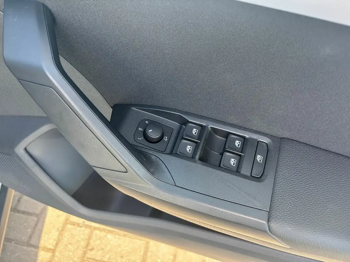 2025-seat-arona-10-tsi-fr-dsg-big-21