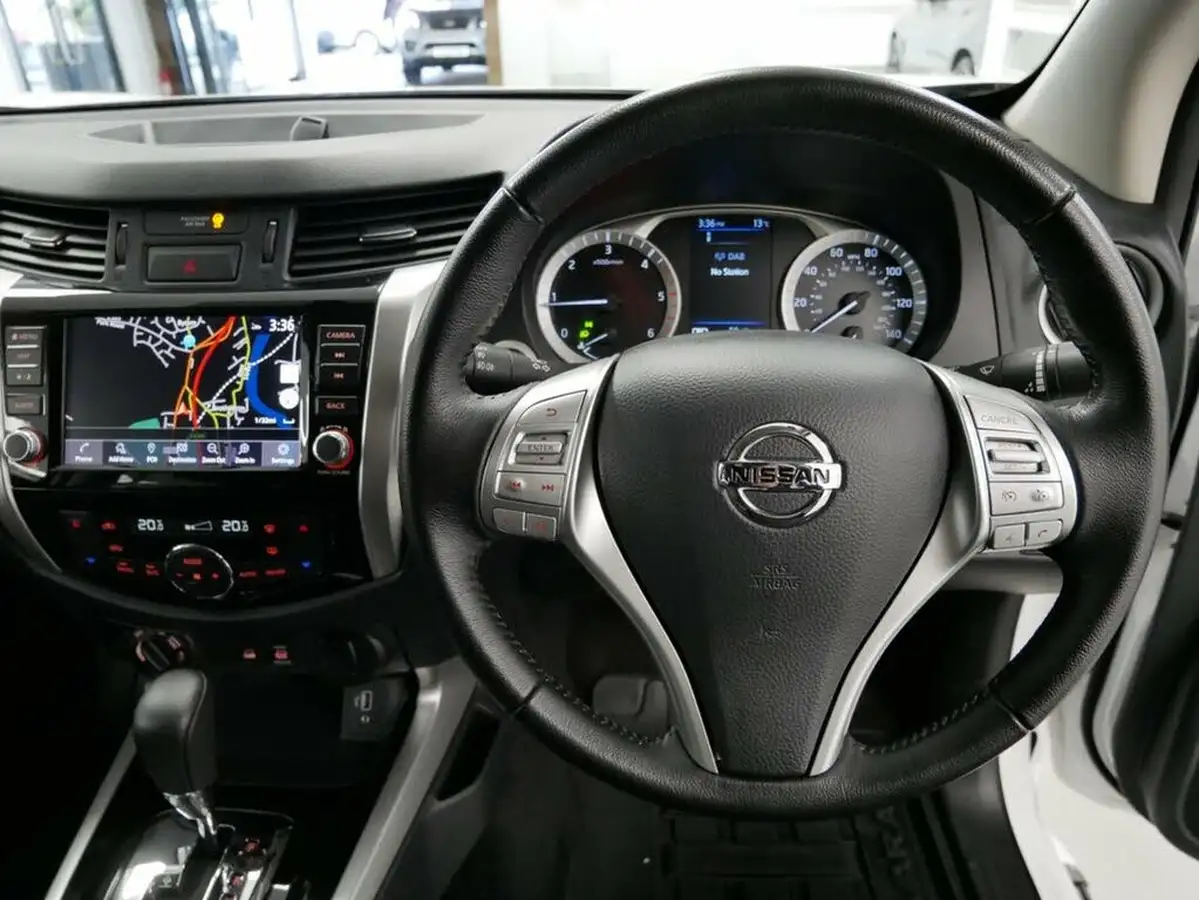 2021-nissan-navara-23dci-tt-tekna-8-navileather-auto-big-15