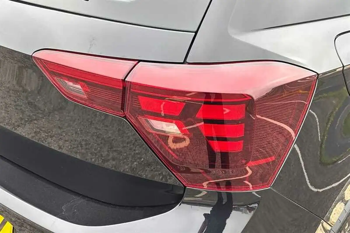 2022-volkswagen-polo-10-tsi-life-dsg-big-32