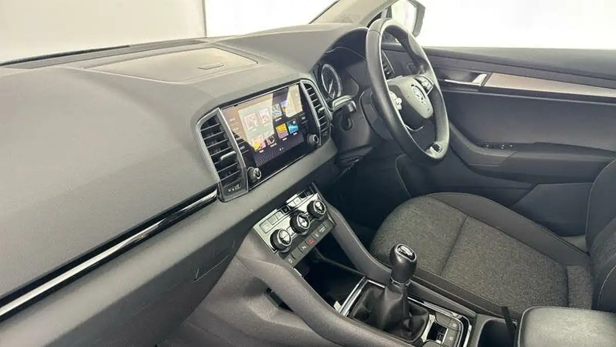 2021-skoda-karoq-15-tsi-se-drive-big-1