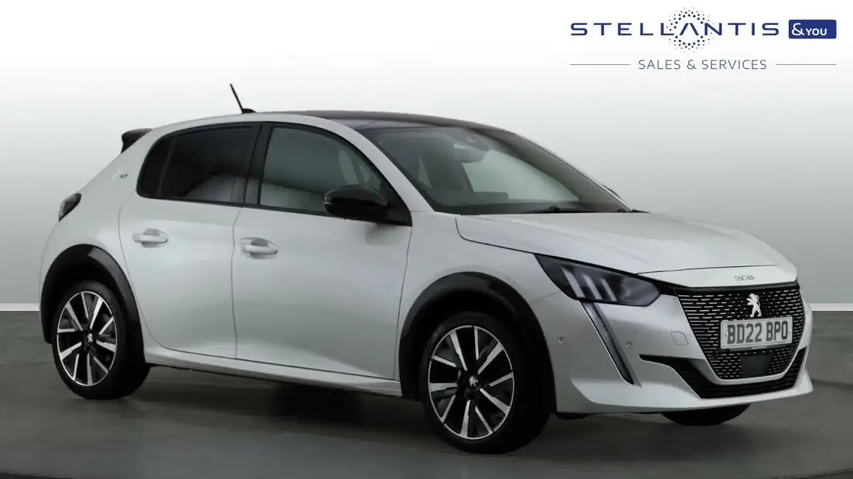 2022-peugeot-208-12-puretech-gt-100bhp-eat8-big-0