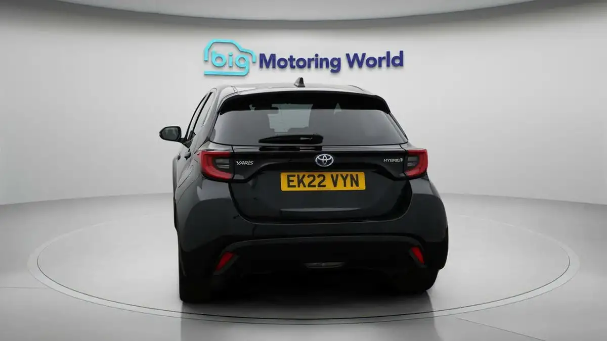 2022-toyota-yaris-15-vvt-i-excel-big-6