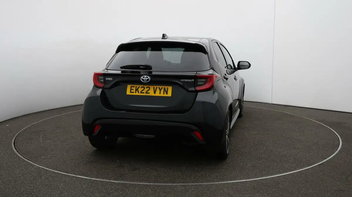 2022-toyota-yaris-15-vvt-i-excel-big-54