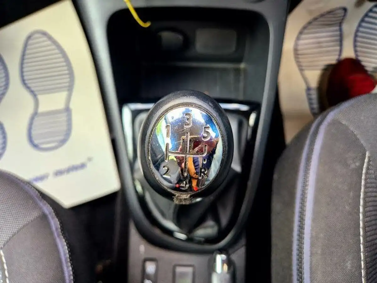 2016-renault-captur-09-dynamique-nav-big-28