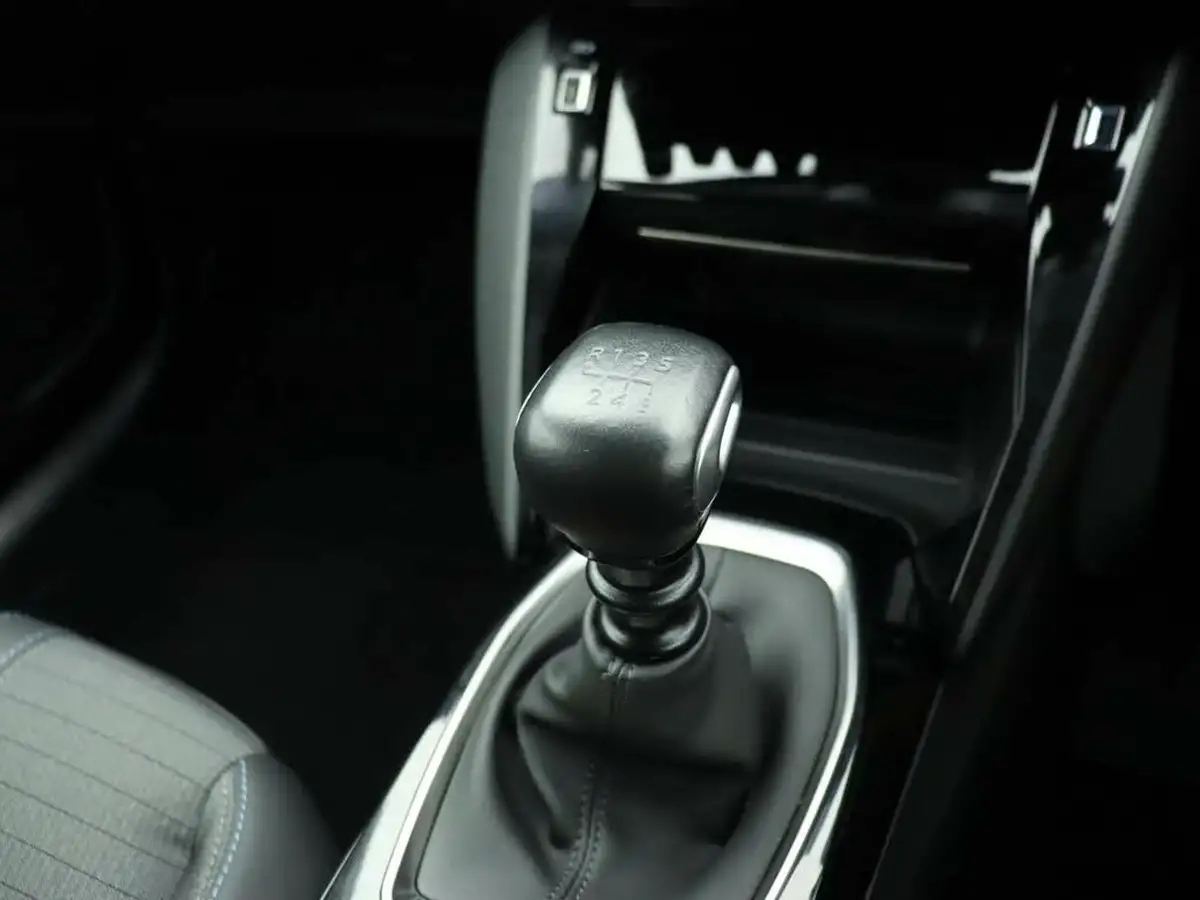 2020-peugeot-208-12-puretech-allure-100bhp-big-46