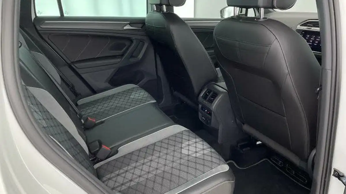 2022-volkswagen-tiguan-15-tsi-r-line-big-25