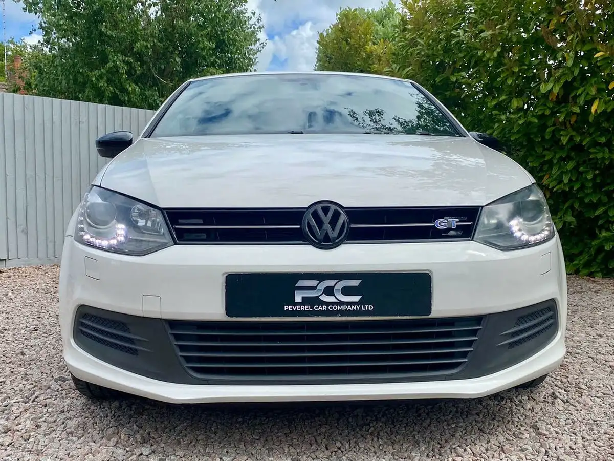 2013-volkswagen-polo-14-bluegt-3d-big-15