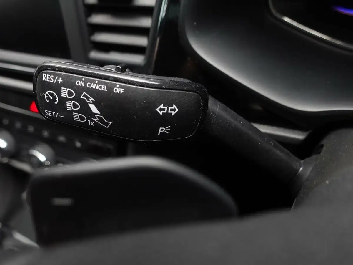 2020-seat-leon-20tdi-fr-black-edition-hatchback-dsg-big-49