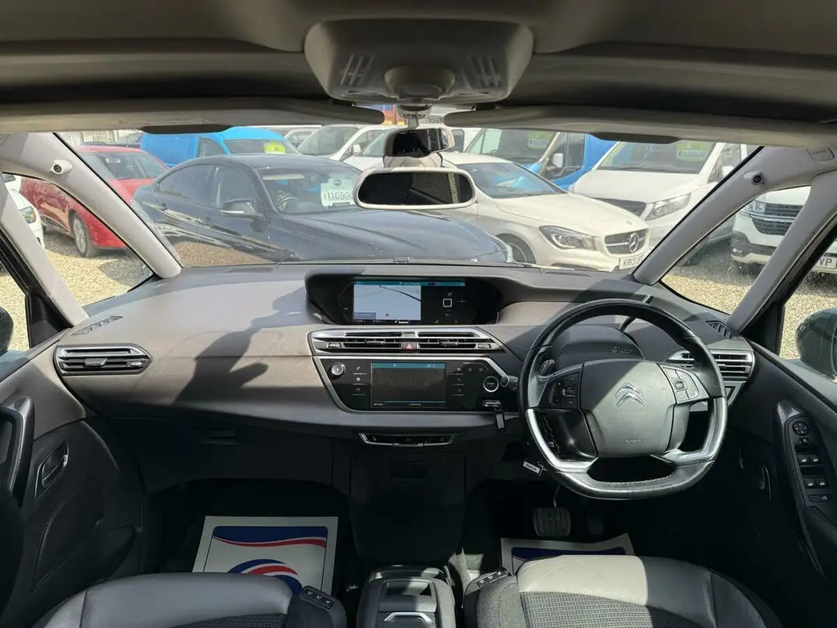 2016-citroen-grand-c4-picasso-16bluehdi-flair-eat6-big-11