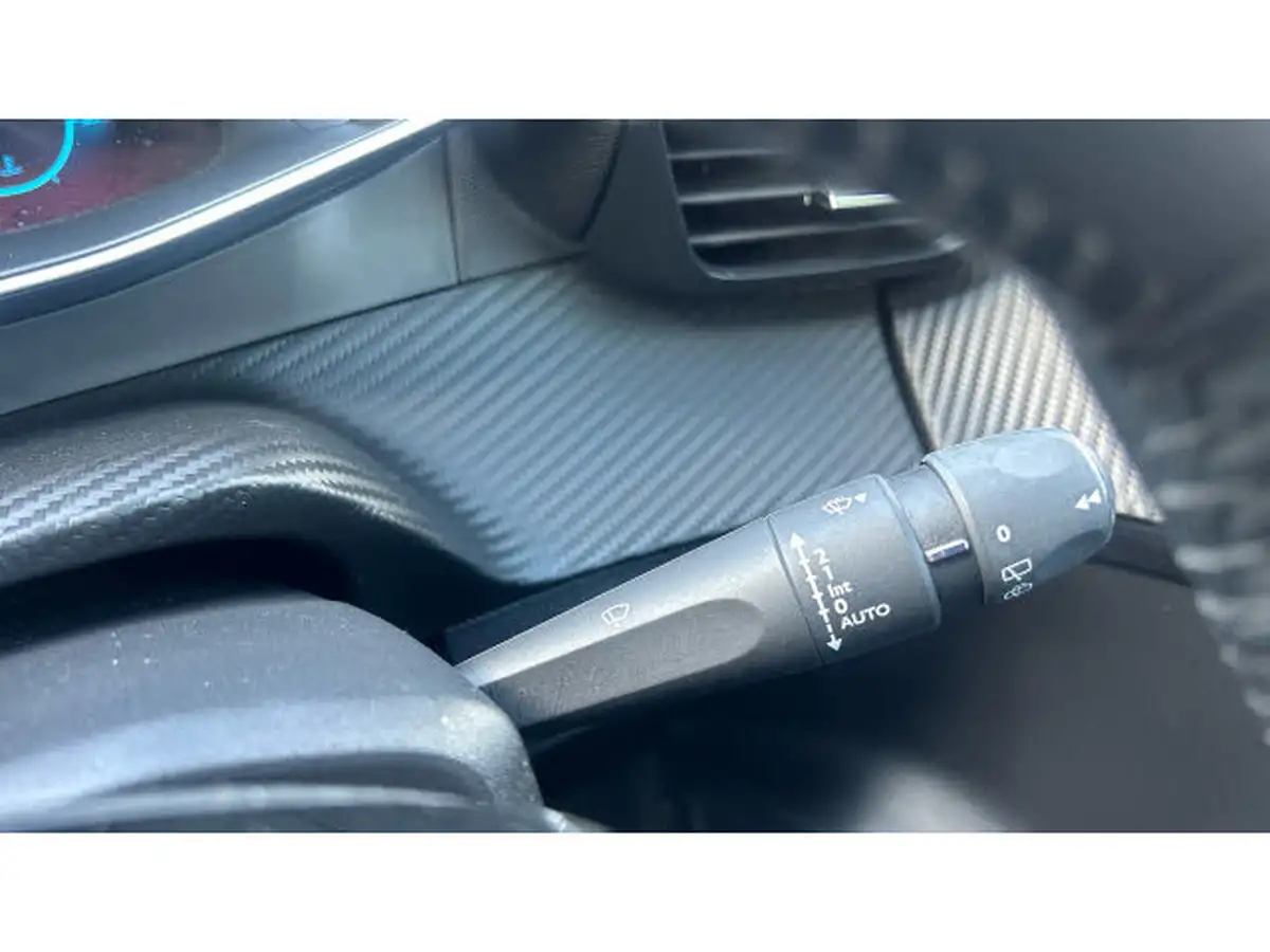 2021-peugeot-208-12-puretech-allure-premium-100bhp-big-33