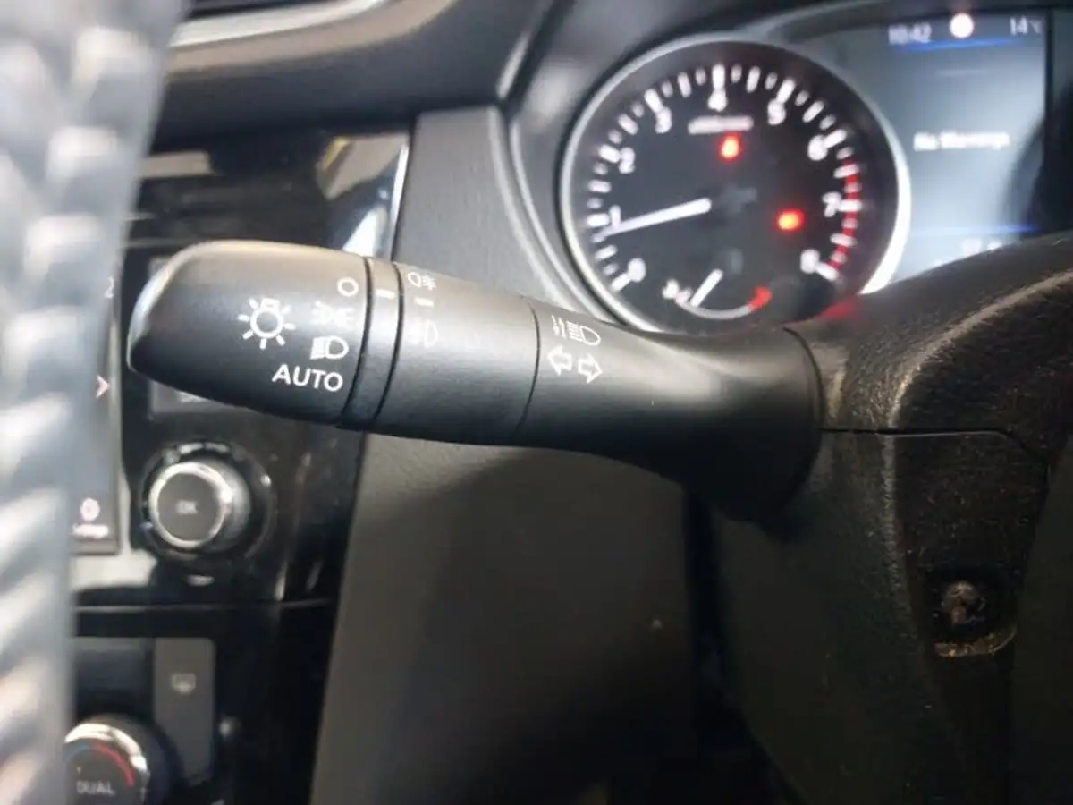 2019-nissan-qashqai-13-dig-t-acenta-premium-140ps-big-12