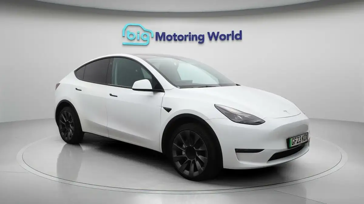 2023-tesla-model-y-e-long-range-big-1