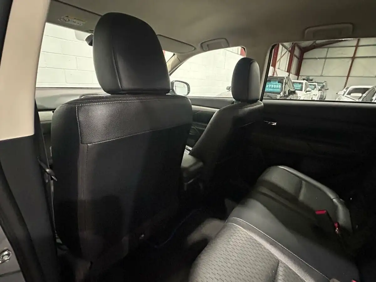 2015-mitsubishi-outlander-20-gx3h-5st-big-22