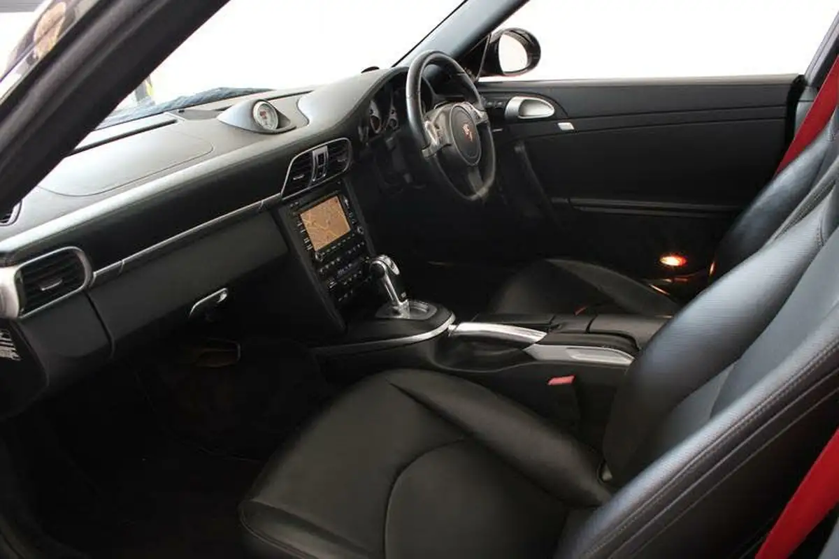 2023-porsche-taycan-e-turbo-s-big-19