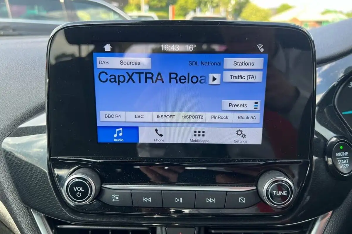 2018-ford-fiesta-big-33