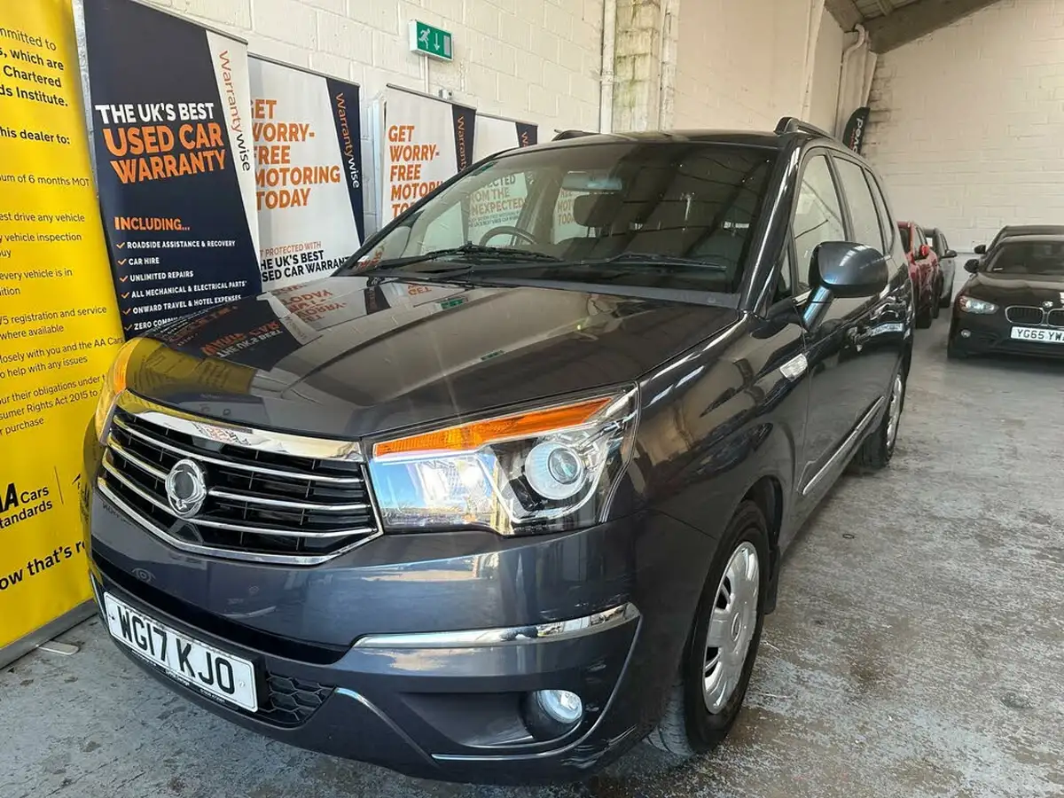 2017-kgm-ssangyong-turismo-22td-se-big-2