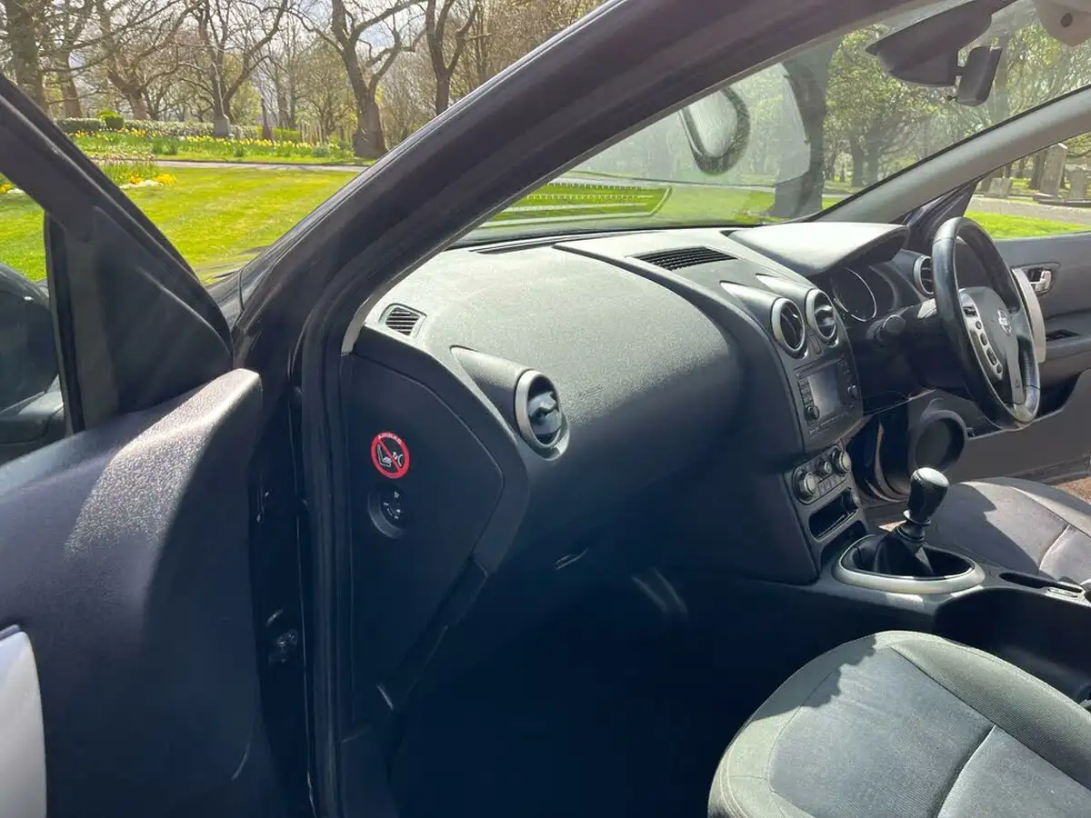 2011-nissan-qashqai2-15td-n-tec-big-10