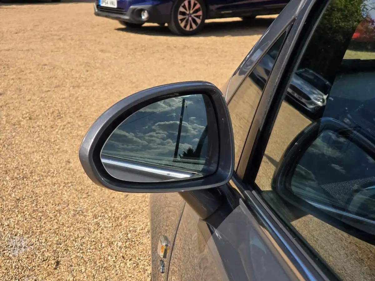 2015-vauxhall-corsa-14i-se-90ps-ecoflex-5d-1398cc-big-11