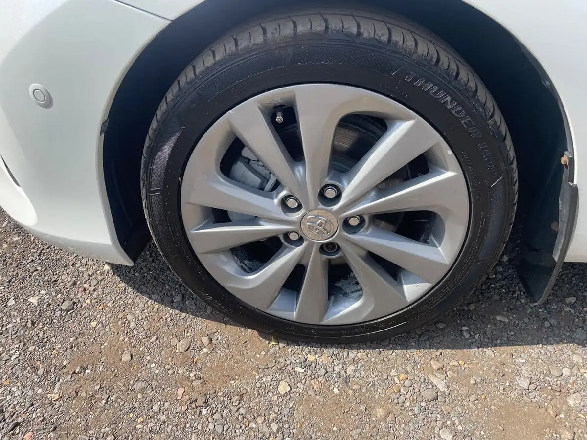 2012-toyota-auris-18-vvt-i-hsd-excel-big-11