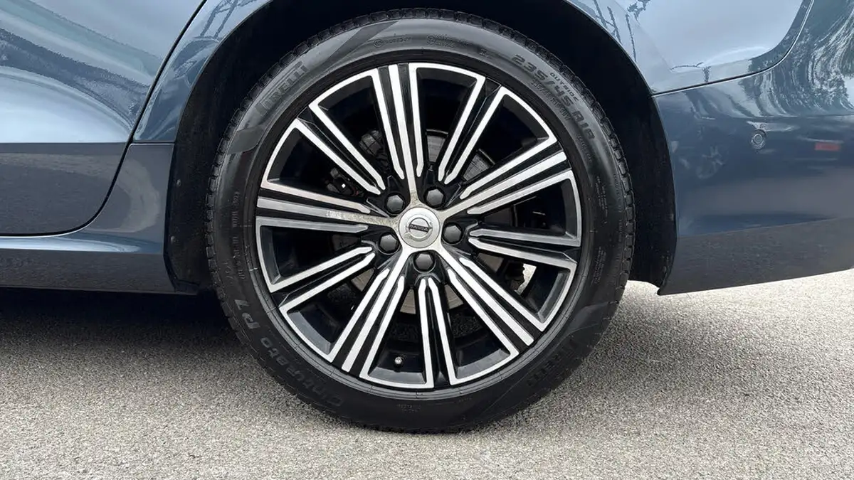 2018-volvo-v60-20td-d4-inscription-geartronic-big-14