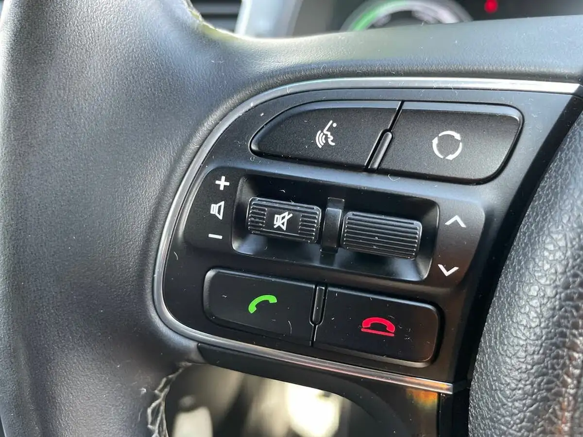 2017-kia-niro-16-gdi-3-157kwh-lithium-ion-big-15