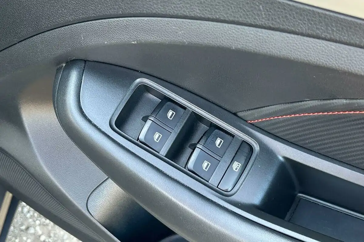 2022-mg-zs-suv-10t-gdi-exclusive-big-24