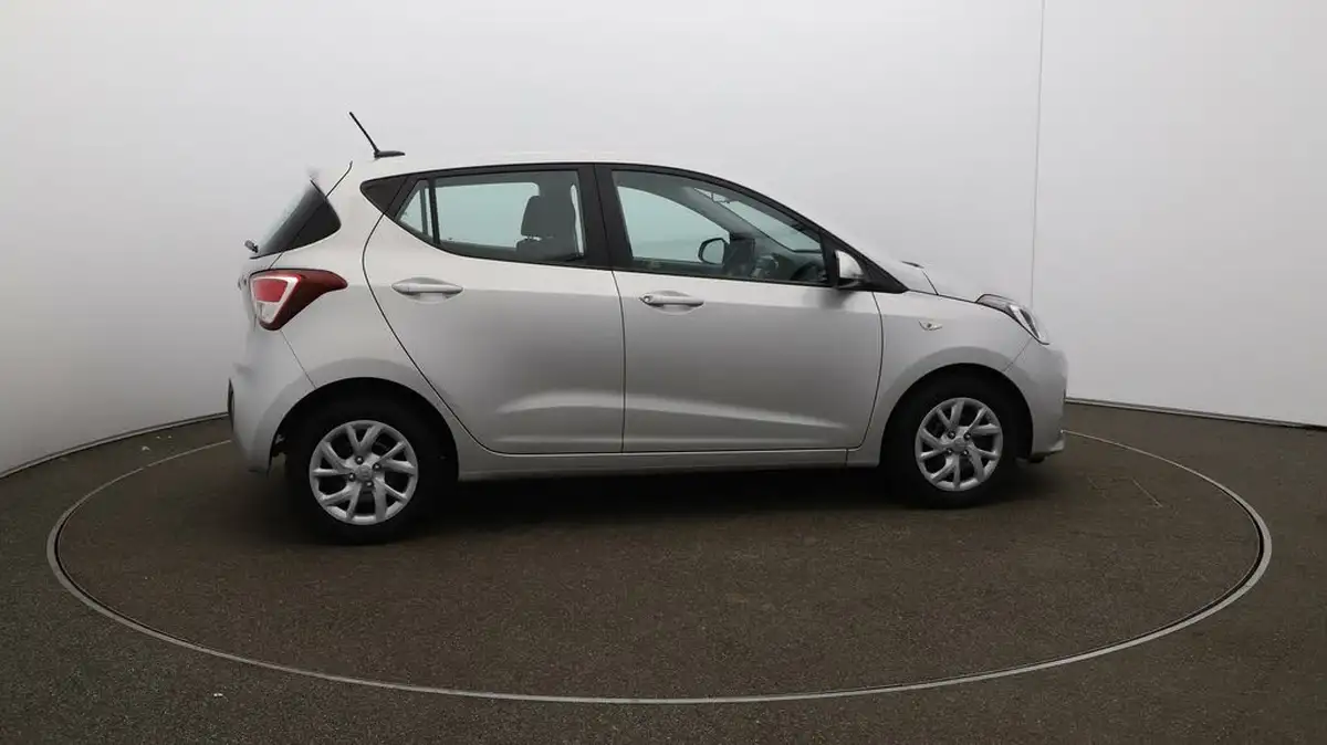 2017-hyundai-i10-12-se-big-49