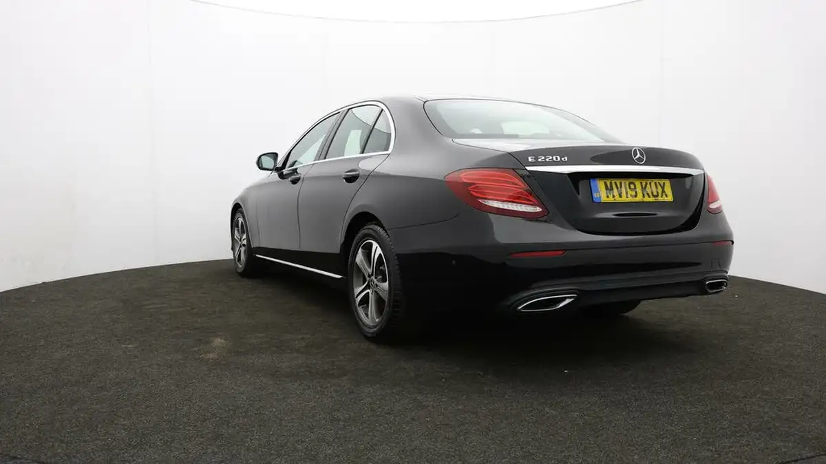 2019-mercedes-benz-e-class-20d-e220d-se-ss-saloon-4d-big-79