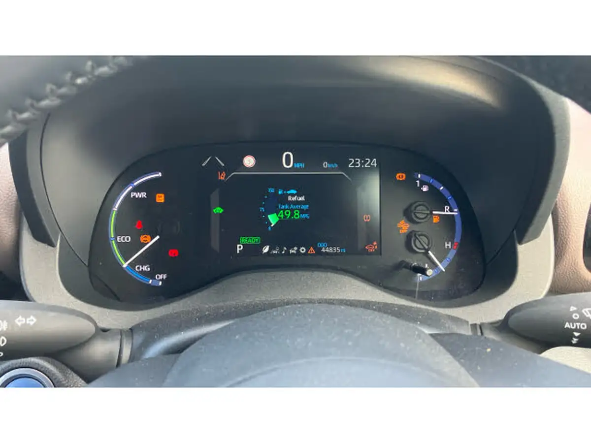 2023-toyota-yaris-cross-15-vvt-i-excel-awd-i-big-8