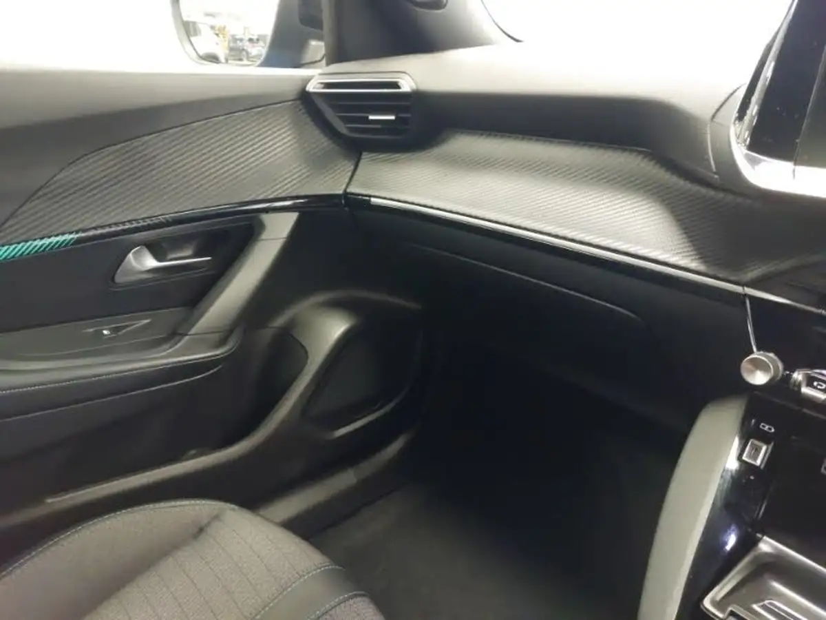 2023-peugeot-2008-suv-12-puretech-allure-premium-130bhp-eat8-big-10