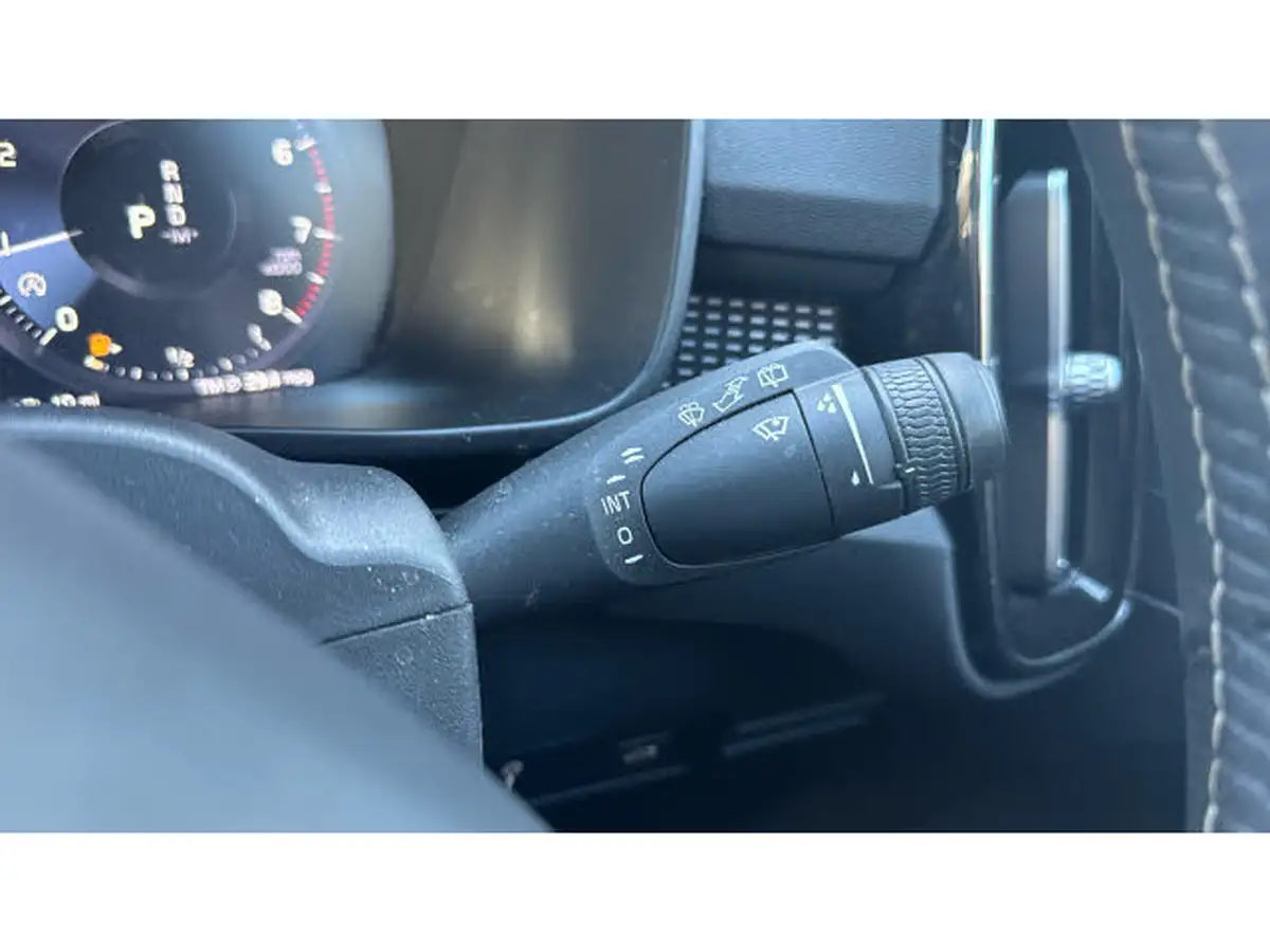 2020-volvo-xc40-15-t3-r-design-geartronic-big-24