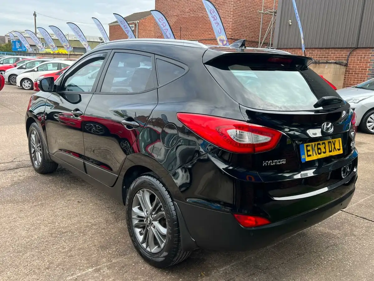 2013-hyundai-ix35-17td-se-nav-big-10