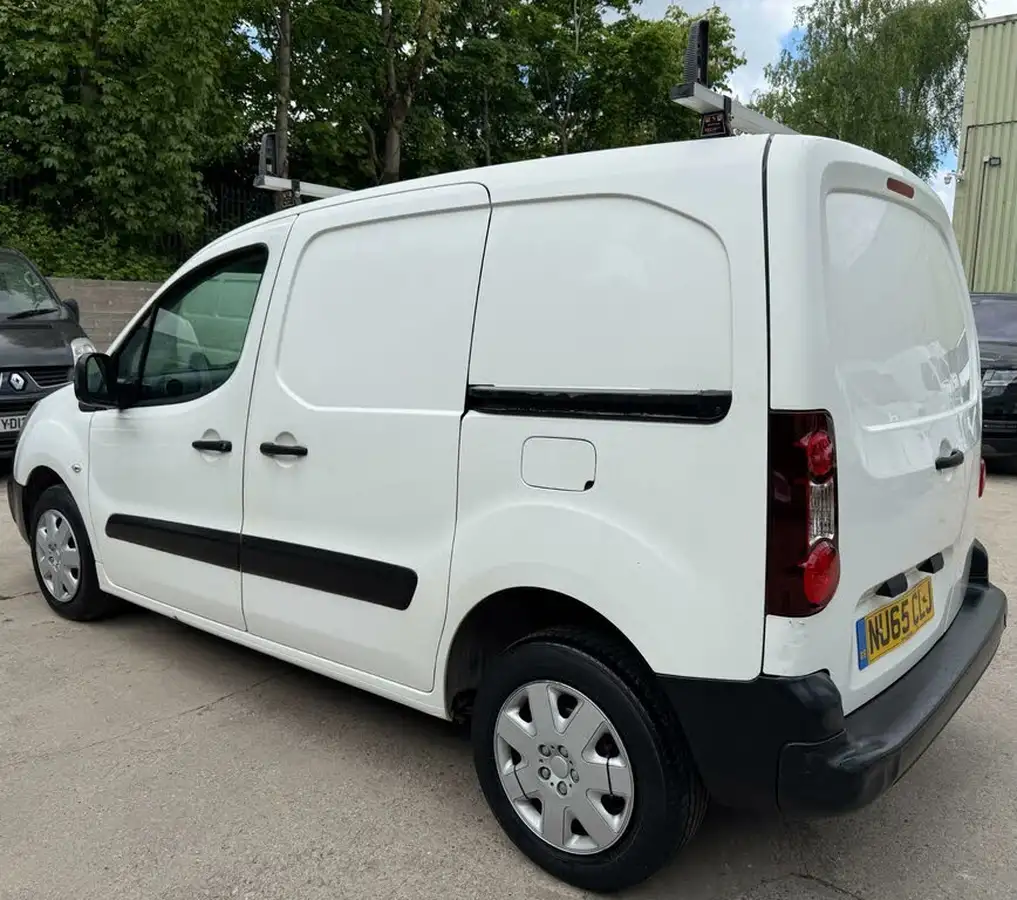 2015-peugeot-partner-16td-s-l1-92-850-panel-van-big-12
