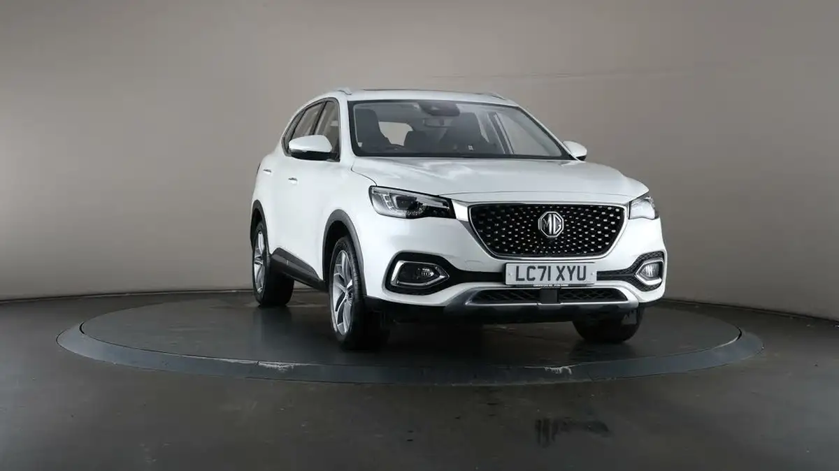 2021-mg-hs-15t-gdi-exclusive-162ps-big-42