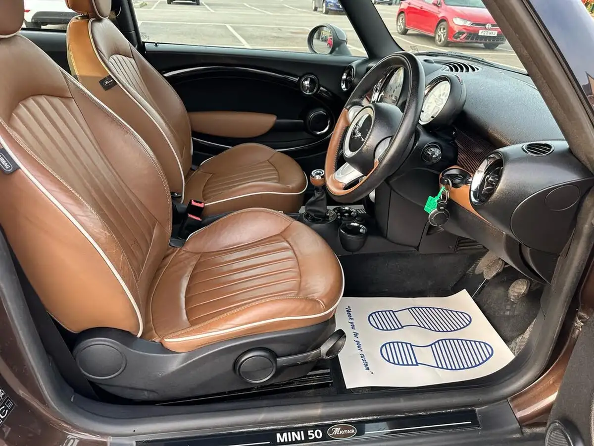 2009-mini-cooper-16-cooper-mayfair-big-17