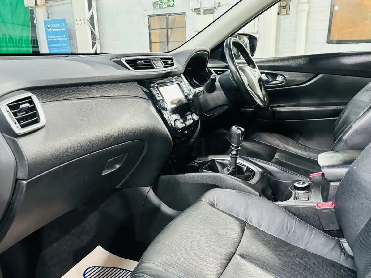 2017-nissan-x-trail-16dci-tekna-4x4-7-seat-big-25