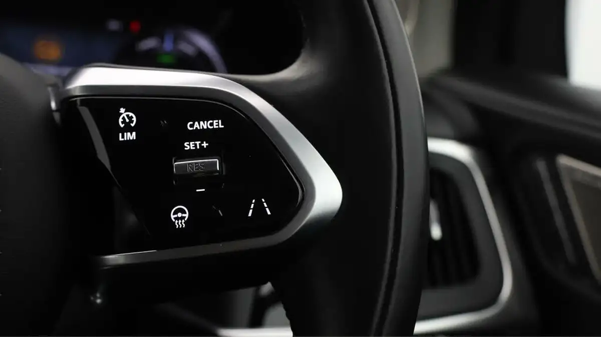 2021-jaguar-i-pace-ev400-se-big-21