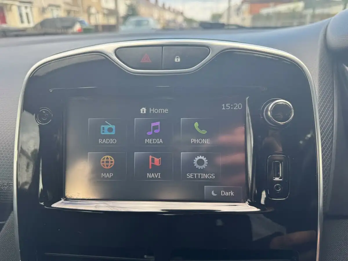 2015-renault-clio-15td-dynamique-medianavss-big-22