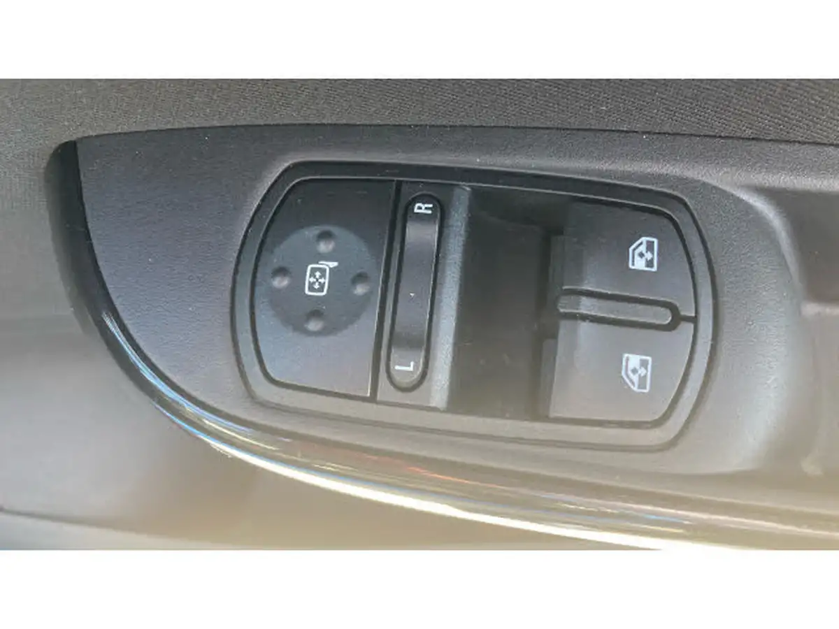 2017-vauxhall-corsa-14i-energy-75ps-ecoflex-ac-3d-big-20