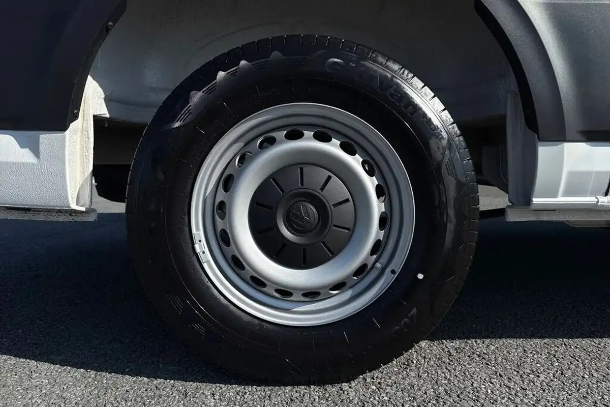 2024-volkswagen-crafter-20tdi-cr35-mwb-commerce-plus-140pseu6d-big-9