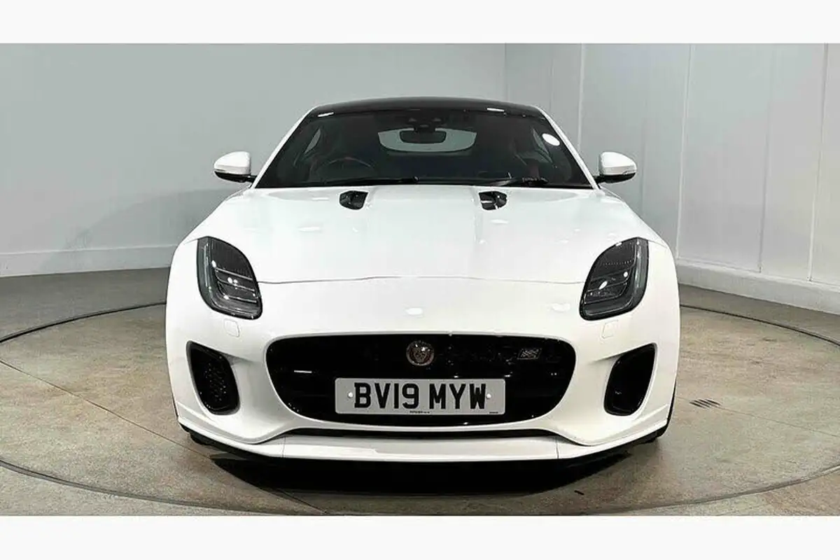 2019-jaguar-f-type-20-i4-chequered-flag-coupe-big-2